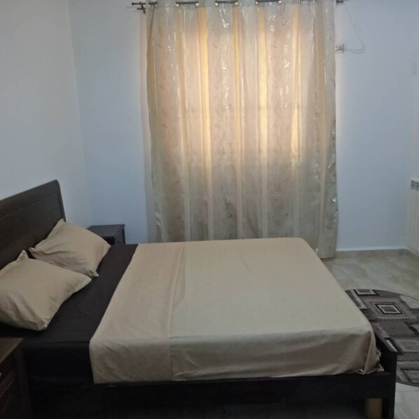 Schreibtisch, kostenloses WLAN, Bettwäsche