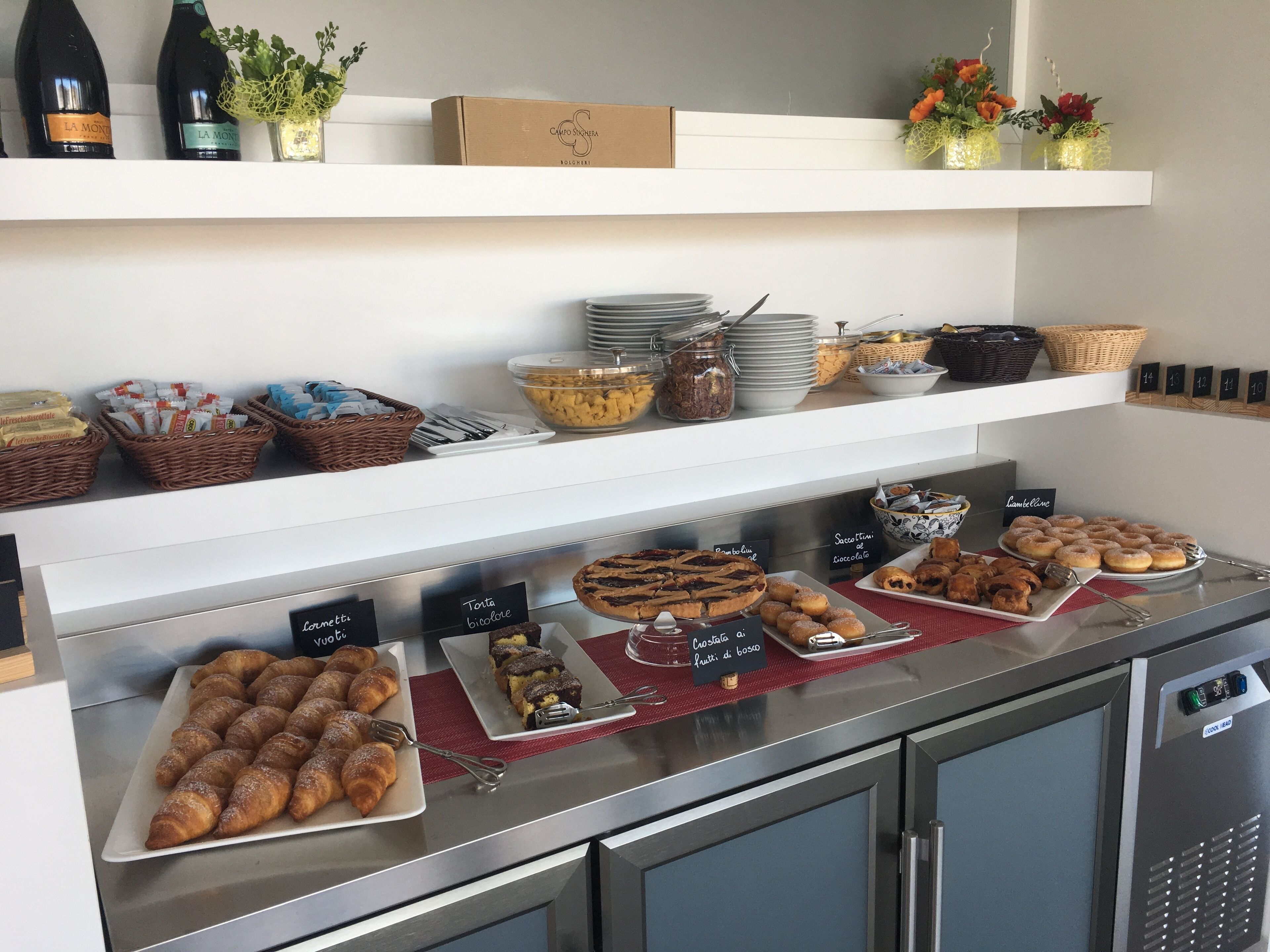 Päivittäinen buffetaamiainen maksusta