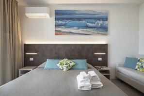Basic Double or Twin Room (Sweet Room) | Down comforters, blackout drapes, soundproofing, free cribs/infant beds - Vada Village (Rosignano Marittimo)