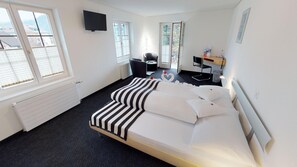 Premium Double Room | Soundproofing, free cribs/infant beds, free WiFi, bed sheets