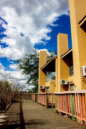 المنشأة من الخارج