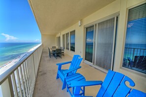 Condo, 2 Bedrooms | Property grounds