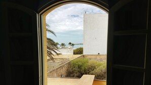 Deluxe Triple Room | View from room - Essaouira Beach Hostel (Essaouira)