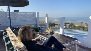 Terrace/patio - Essaouira Beach Hostel (Essaouira)