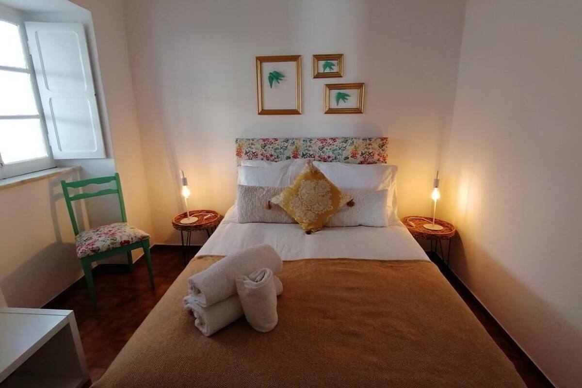 Habitación doble, baño privado | Wifi gratis, decoración personalizada y muebles diferentes