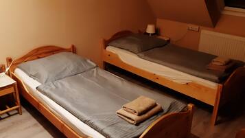 Triple Room, En-suite Shower , shared WC | Blackout curtains, free WiFi, bed sheets