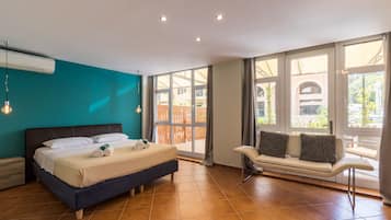 1 habitación, tabla de planchar con plancha, wifi gratis y ropa de cama