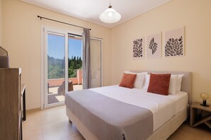 Desk, laptop workspace, free WiFi, bed sheets - Luxury Villa Perla (Corfu)