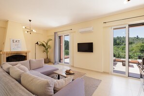 Flat-screen TV - Luxury Villa Perla (Corfu)