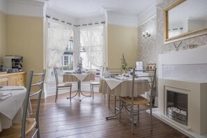 Desayuno inglés gratuito y diario