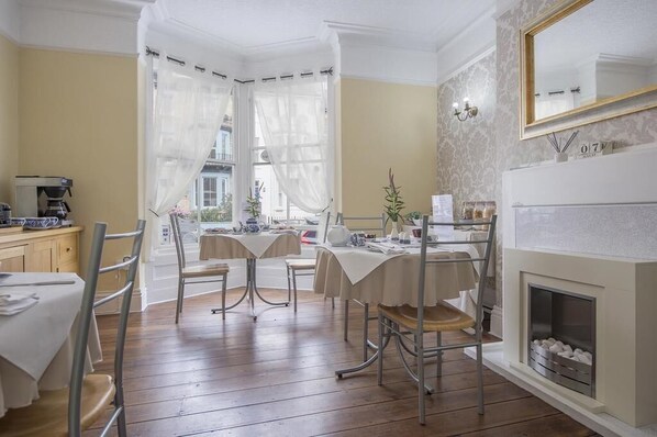 Gratis engelsk frukost varje dag 