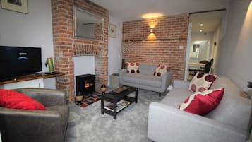 Smart TV y chimenea