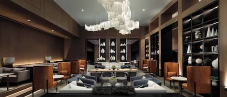 Ofrece cenas y happy hour