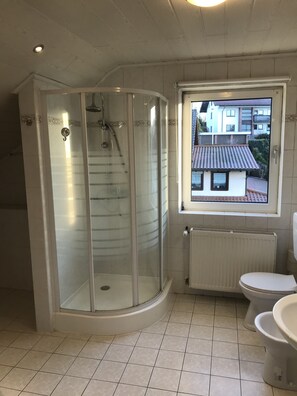 豪華客房, 3 間臥室 (Attic) | 浴室 | 毛巾