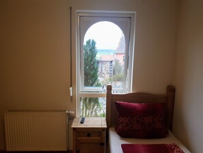 Family Suite, 3 Bedrooms, Ground Floor (Deluxe) | Free WiFi, bed sheets - Tilia Gästezimmer - Eichholzstrasse 11 (Esselbach)
