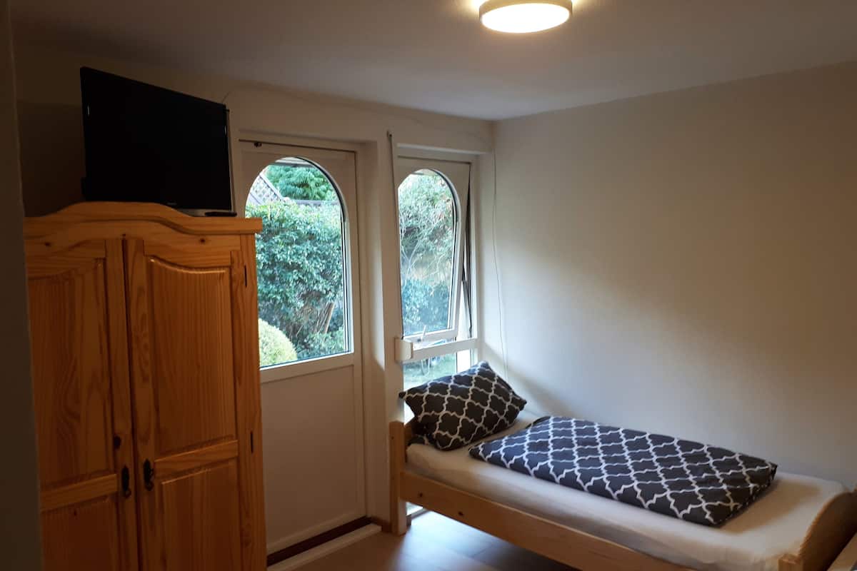 Deluxe Triple Room, 2 Bedrooms (Nr. 4) | 1 bedroom, free WiFi, bed sheets