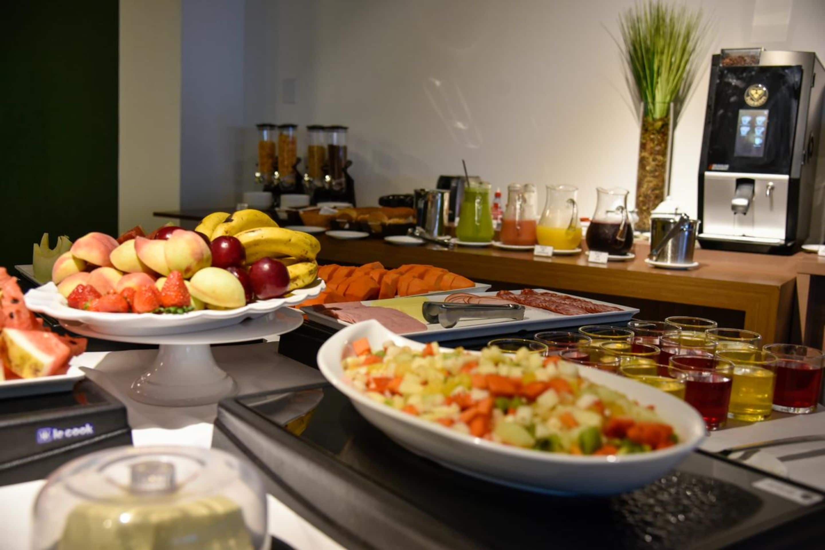 daily buffet breakfast (brl 39 per person)
