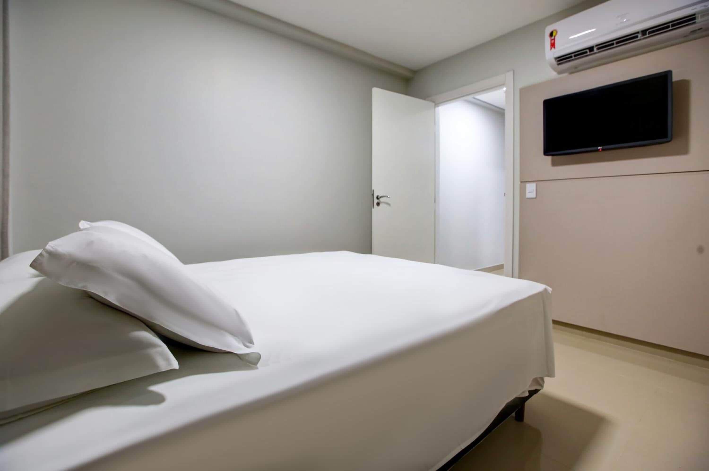 2 bedrooms, pillow-top beds, minibar, individually decorated