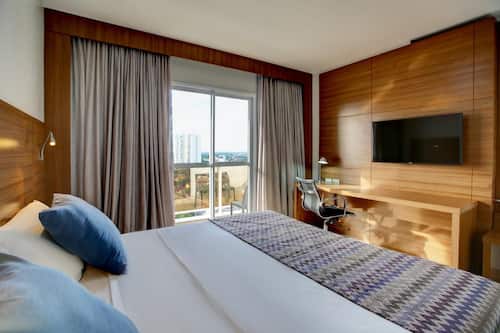 Pillowtop beds, minibar, individually decorated, individually furnished