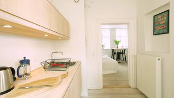 ๋์ฉ๋ ๋์ฅ๊ณ , ์ค๋ธ, ์ฟกํ, ์ ๊ธฐ ์ฃผ์ ์