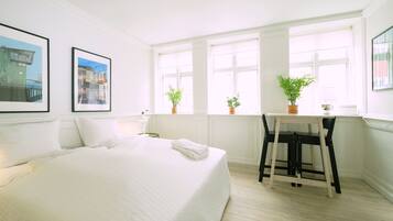 1 bedroom, individually decorated, individually furnished