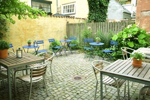 ซิตี้อพาร์ทเมนท์ | ลานระเบียง/นอกชาน