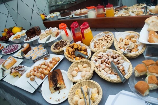 Tägliches inbegriffenes Frühstücksbuffet