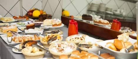 Free daily buffet breakfast