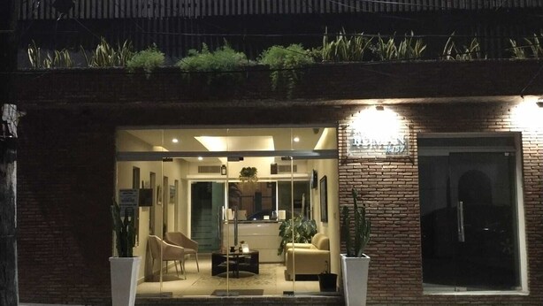 Reception - Apartamentos Román (Santo Domingo)