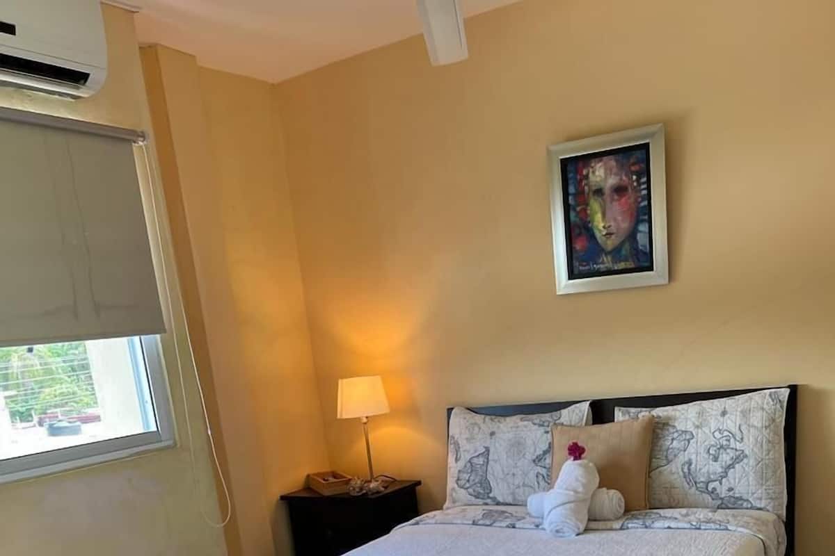 2 bedrooms, individually decorated, individually furnished, desk