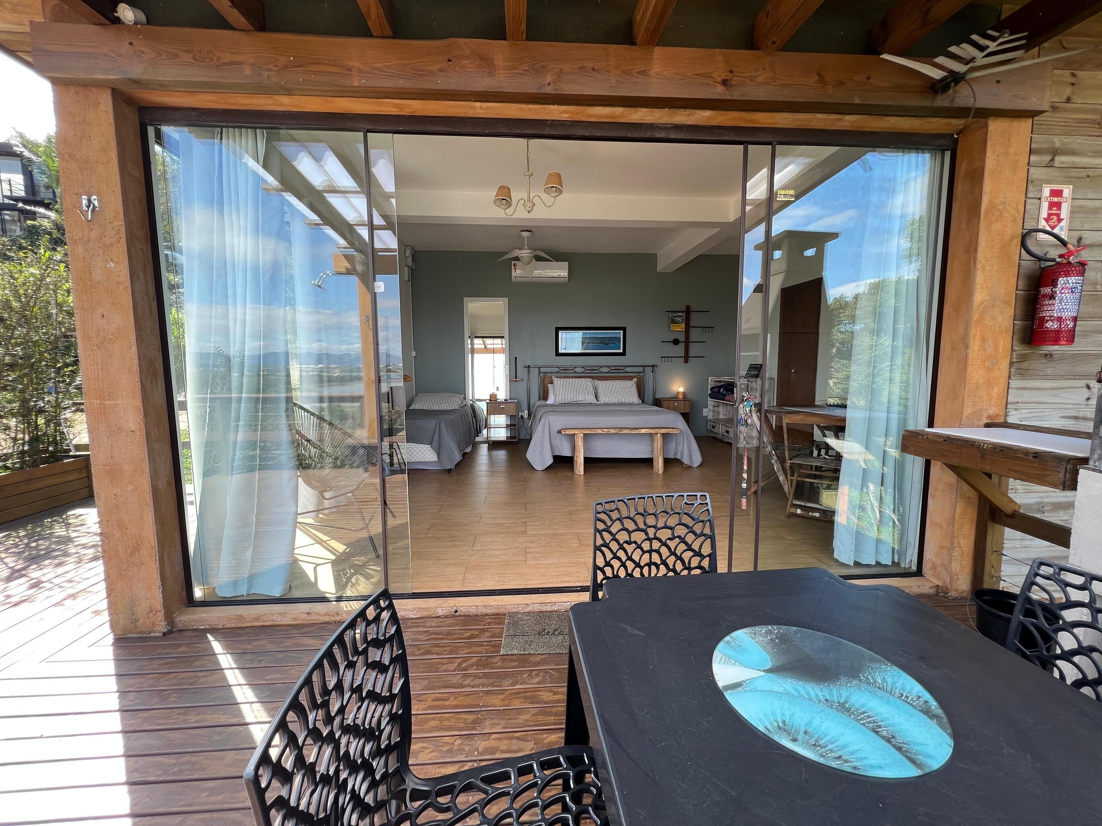 Antilla (B2) com Vista pro Mar e Lagoa - Chalés e Bangalôs Ibiraquera | Egyptian cotton sheets, premium bedding, individually decorated