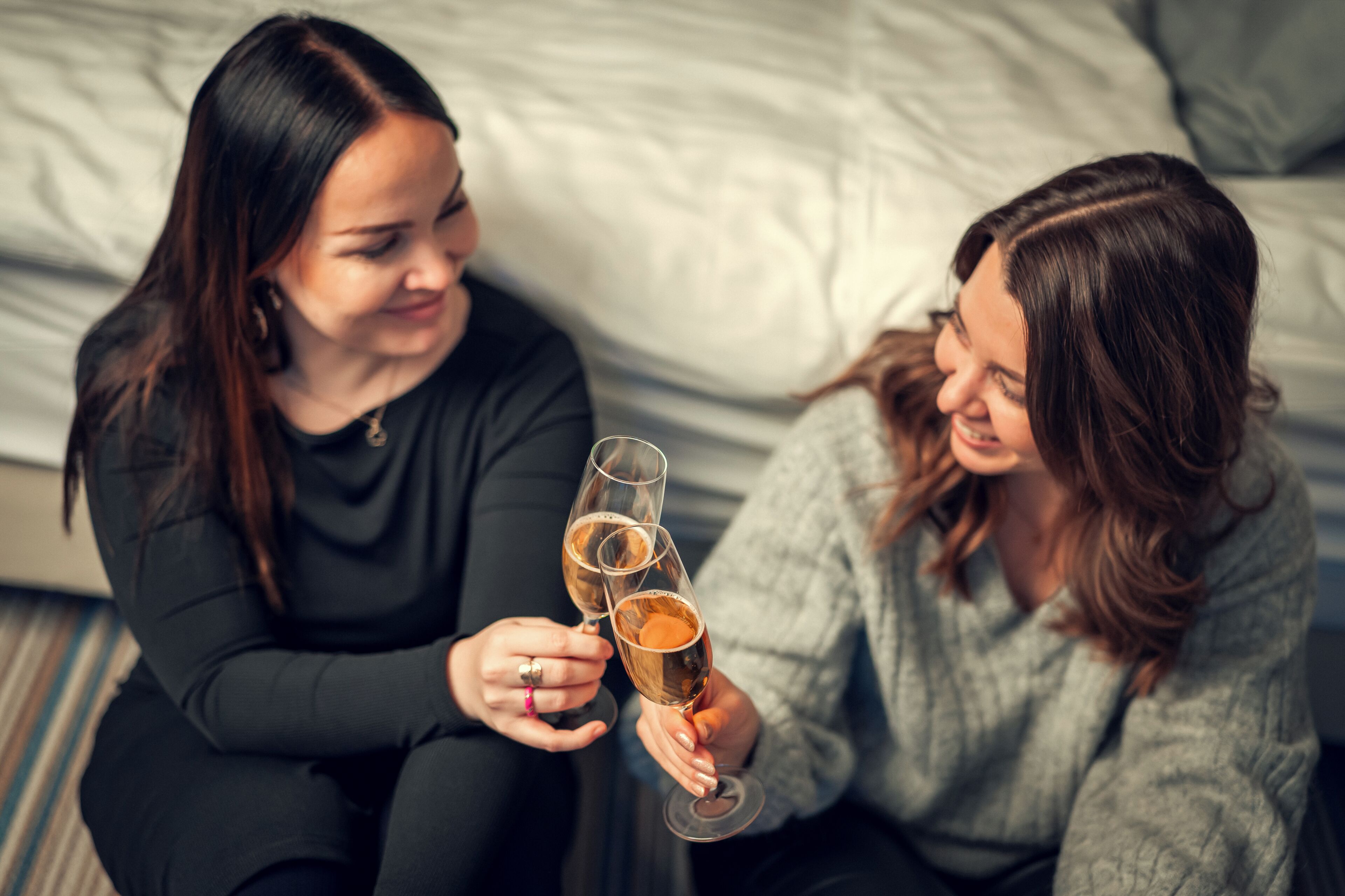 Escritorio y espacio para trabajar con un portátil