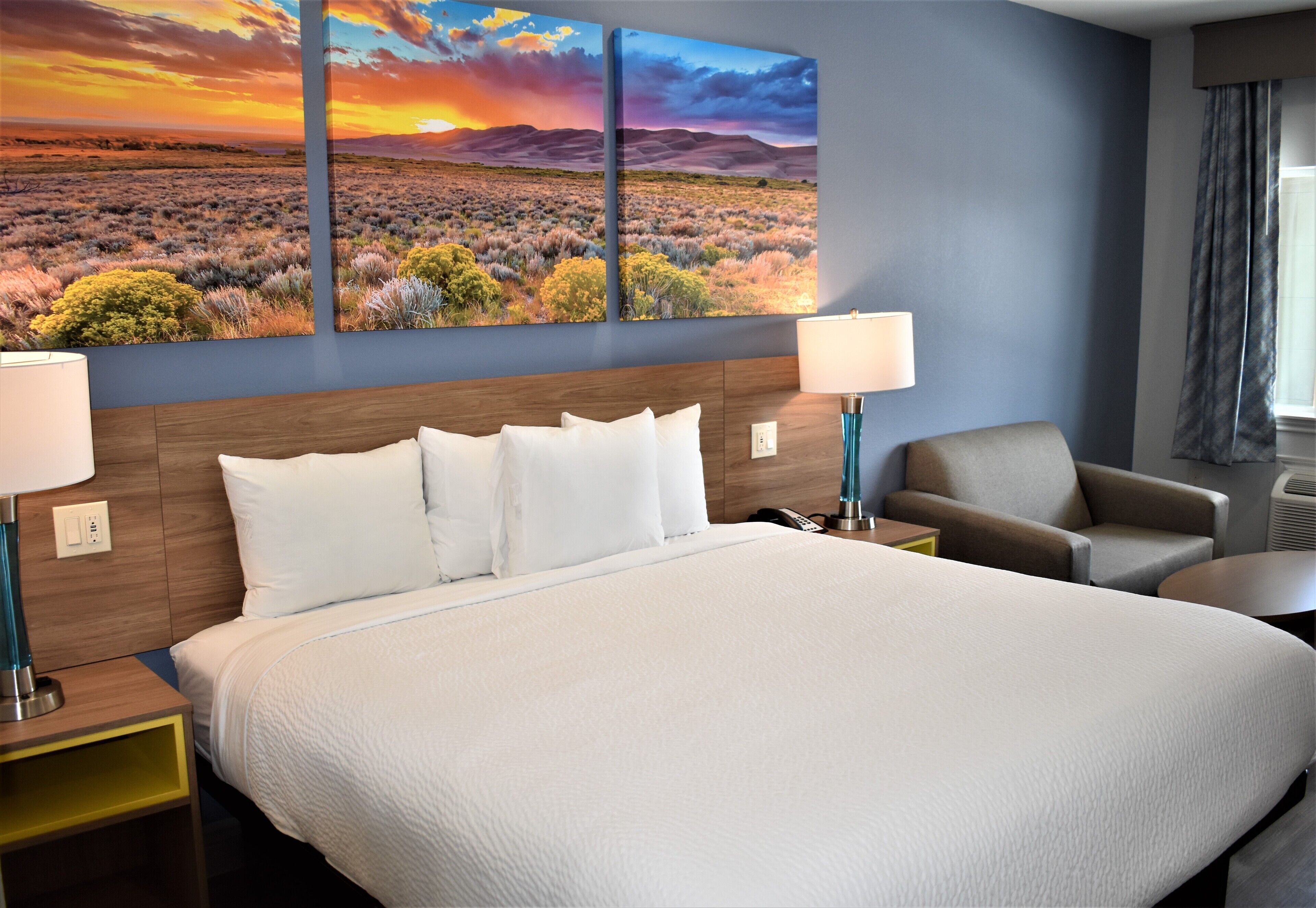 Photo - Days Inn & Suites by Wyndham Downtown/University of Houston