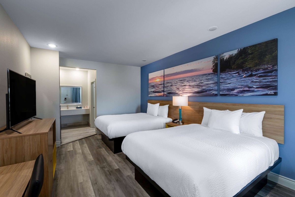 Comfort Room, 2 Queen Beds, Non Smoking