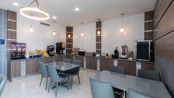 Esmorzar diari continental gratuït