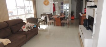 Apartment, 10th floor, large space, 3 blocks from the sea, 3 double bedrooms.