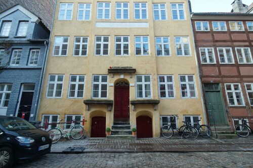 Central Canal Apartments 5