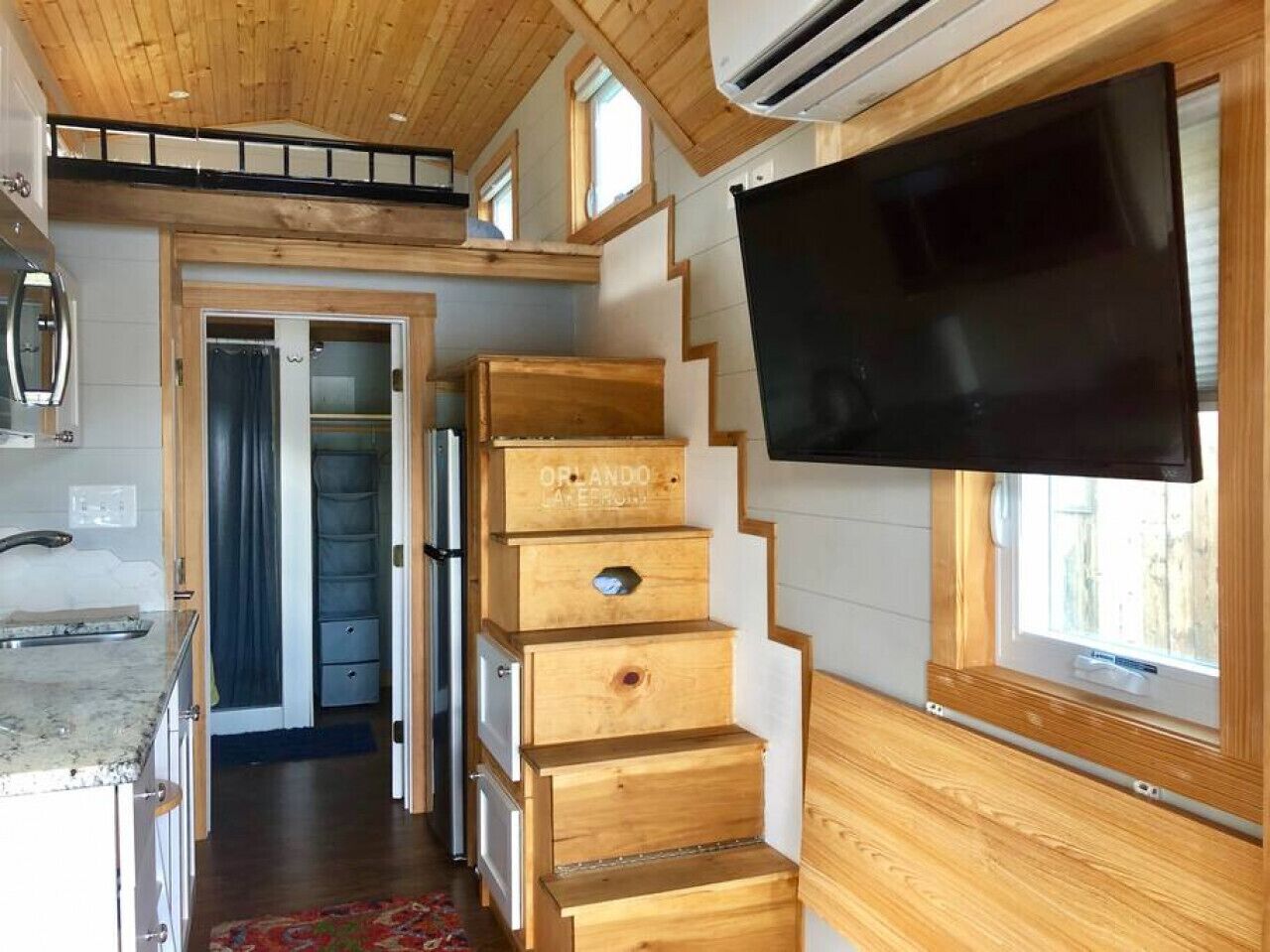 Lakeside Retreat · Lakeside Retreat Tiny House