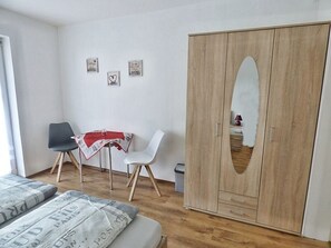 3 Schlafzimmer, kostenloses WLAN, Bettwäsche