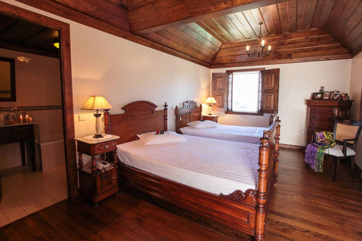 Hypo-allergenic bedding available, down comforters