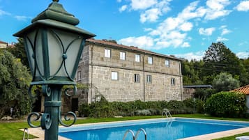 2 outdoor pools, pool umbrellas, pool loungers