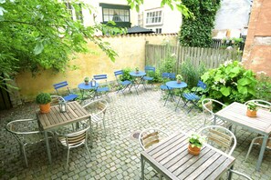 Courtyard view - Central Canal Apartments 9 (Copenhagen)