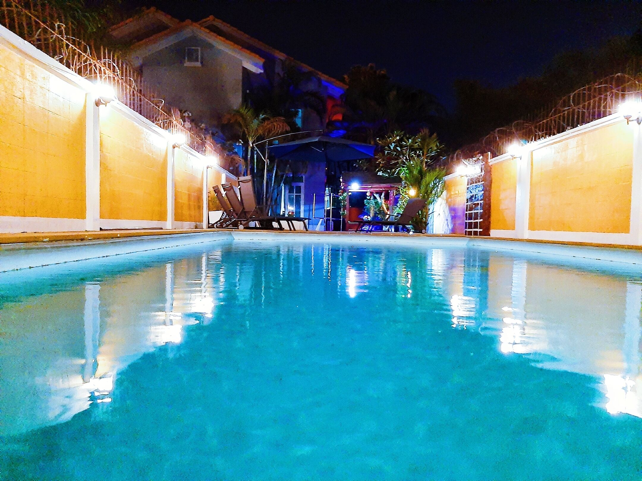 屋内プール、屋外プール