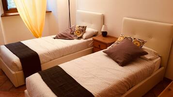 2 bedrooms, desk, iron/ironing board, WiFi