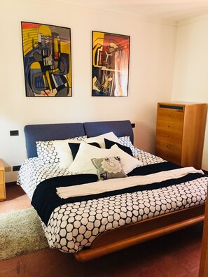 2 bedrooms, desk, iron/ironing board, WiFi - The Maison d 'Alizè.  (Lecco)