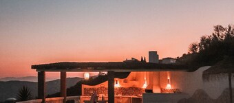 Finca with a fantastic view of the sea and the mountains