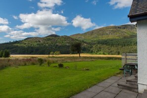 Cottage | Property grounds - Stob Binnein Cottage (Crianlarich)