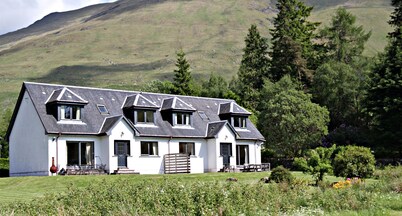 Stob Binnein Cottage