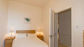 Apartment, Multiple Beds | 2 bedrooms, iron/ironing board, free WiFi, bed sheets