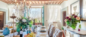 RENAISSANCE WINERY VILLA AMONG THE VINEYARDS, 9 BEDROOMS, 7 BATHS, WIFI, AIR CON